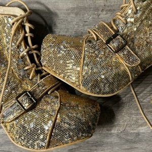 Stylish Bucco Capensis boots with heel